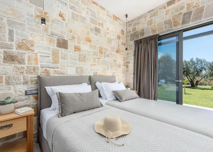 Angelos Vilă Katelios